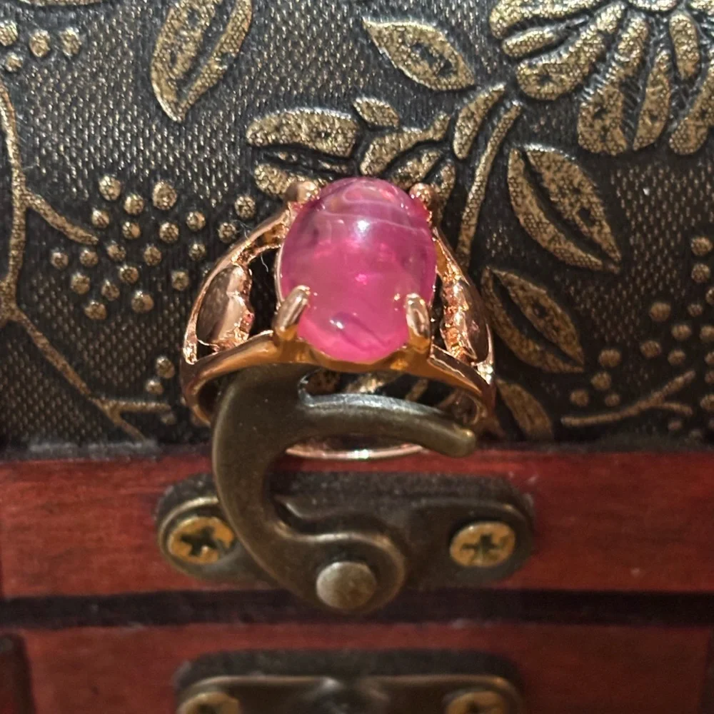 Unique Rings - Picture 2 of 10